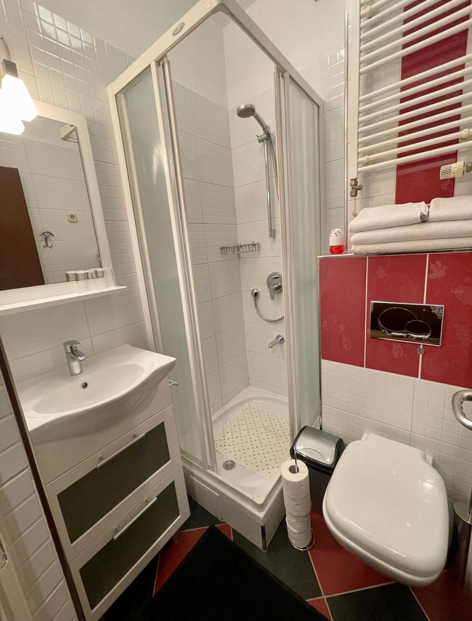 Ana Guest House Nin Extérieur photo